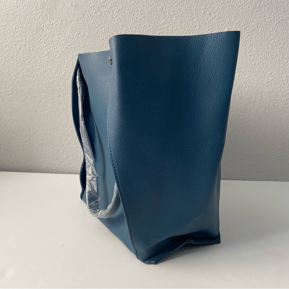 Neiman Marcus Blue Leather Tote bag - Picture 2 of 8
